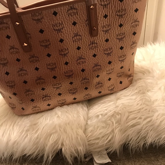 Authentic Mcm Medium Anya tote w/pouch NWT - Picture 6 of 6